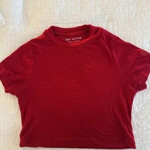 Set Active - Red Short Sleeve Top - Size M - good condition
